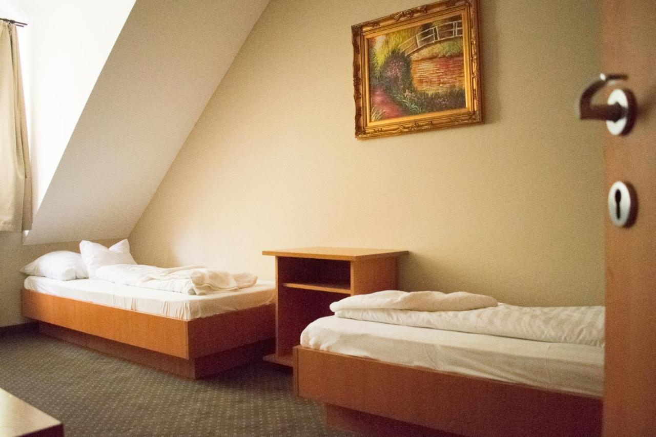 P4W Hotel Residence Szombathely Exteriör bild